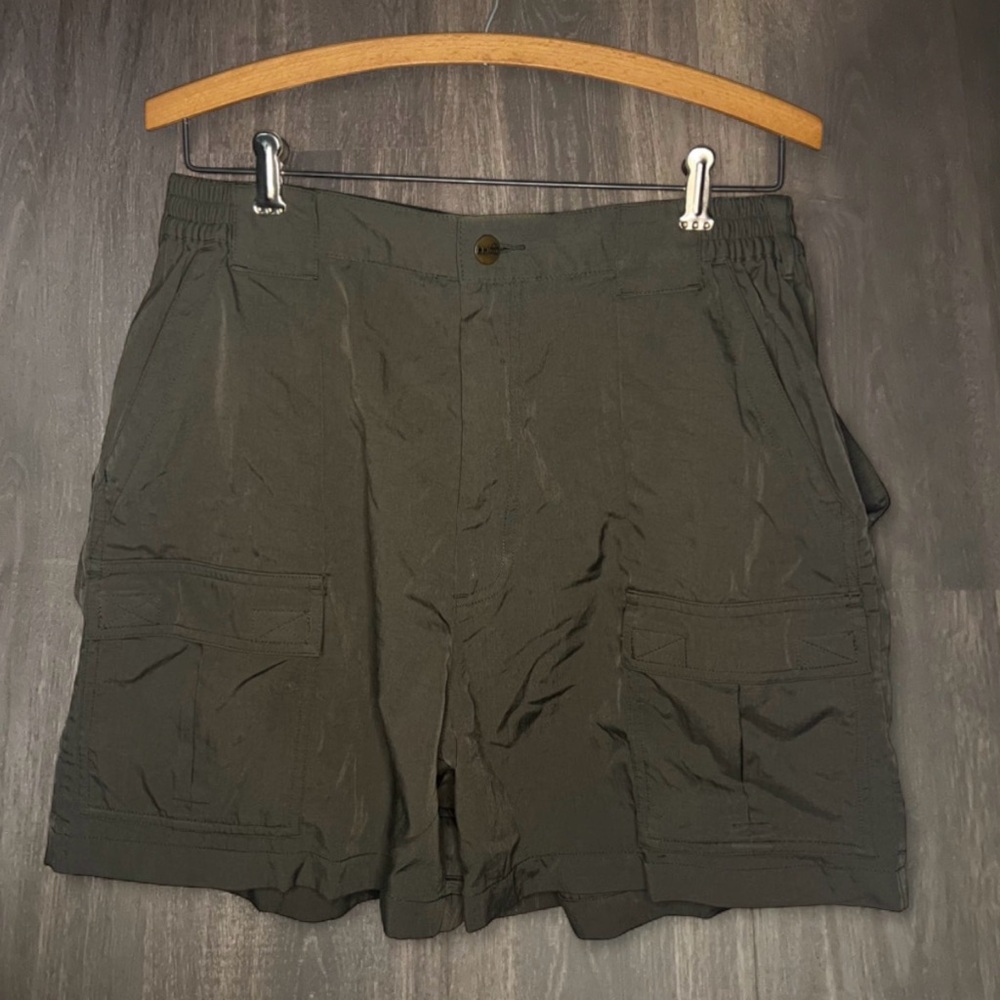 L.L.Bean Olive Green Cargo Shorts Women’s Size 14